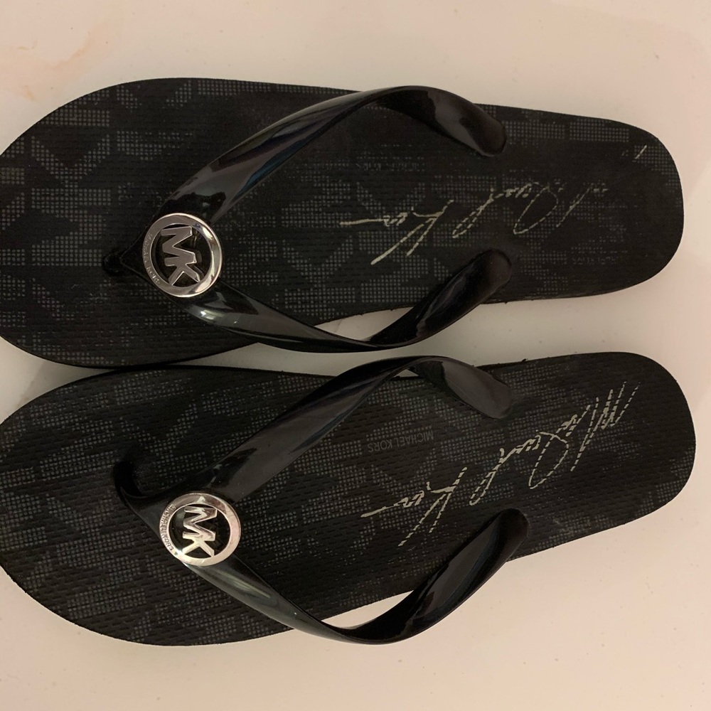BLACK MK FLIP FLOPS